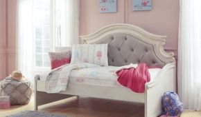 CAMA REALYN TWIN B743-80